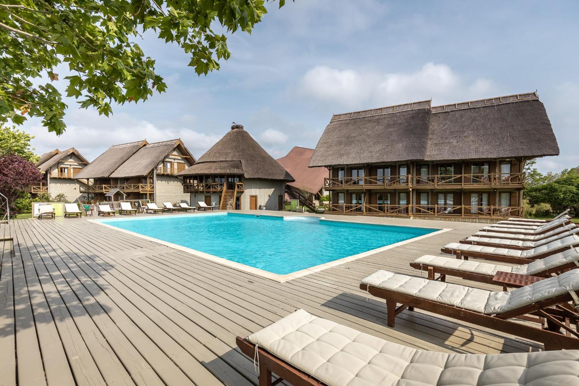 Green Village Resort Sfântu Gheorghe Exteriör bild