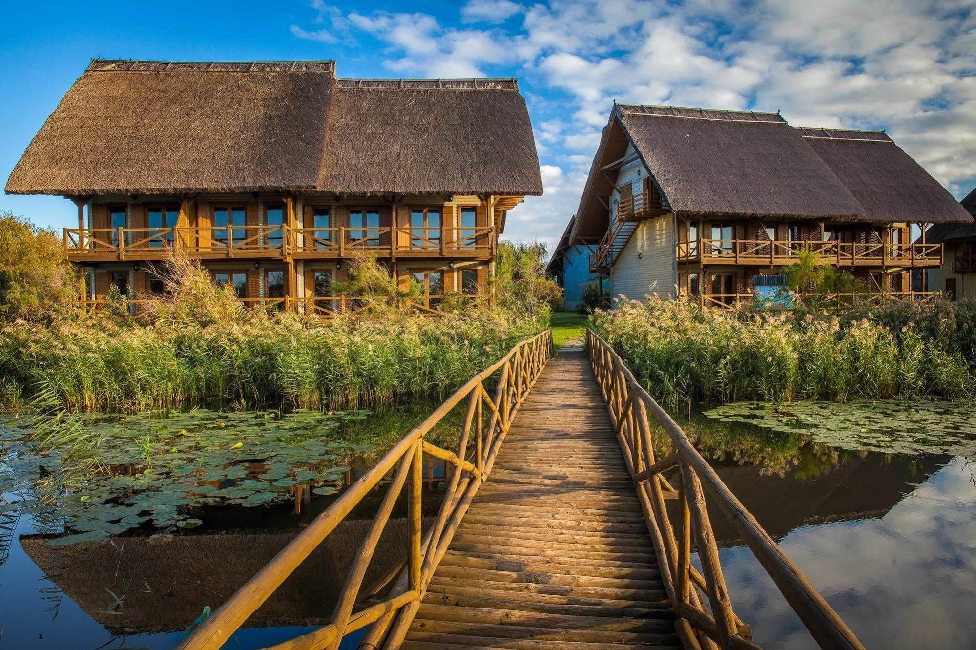 Green Village Resort Sfântu Gheorghe Exteriör bild